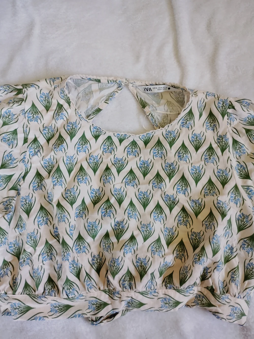 Zara Cream Floral Print Cropped Puff Sleeve Top - Backless, BOHO, Casual,Comfort